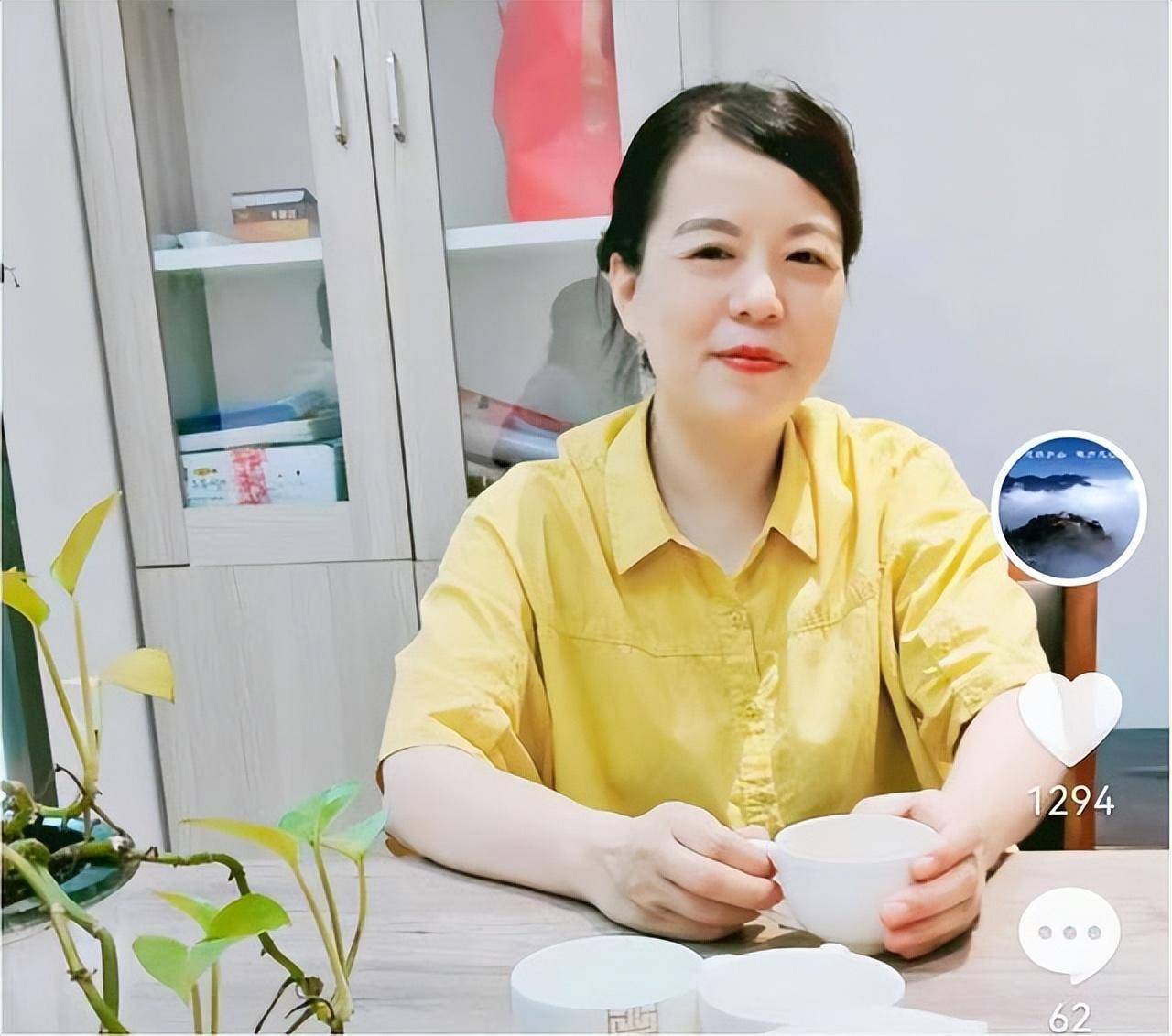 田静弟弟谈许妈姚爸退休后生活,回应姐姐三胎信息_直播_九江_一家人