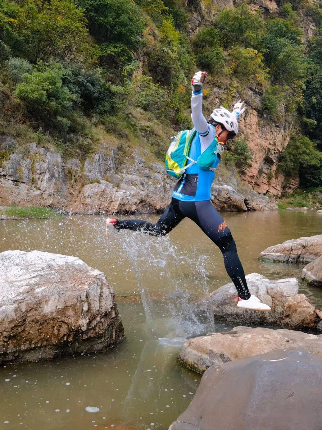 普渡河峽谷泡天然野溫泉_鐵索橋_金沙江_到達