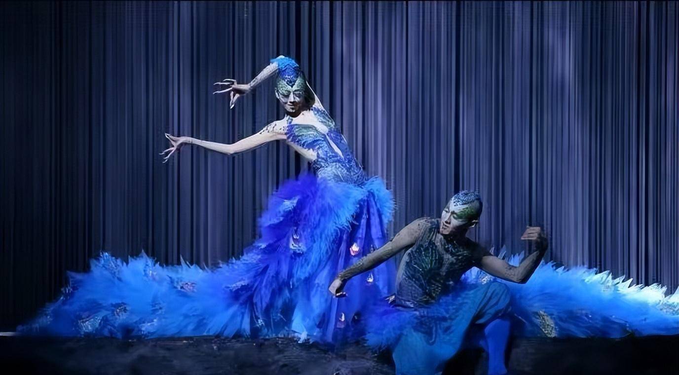 这个舞蹈在当时也被称为是"2012年春晚最美节目",王迪也因此被称为"第