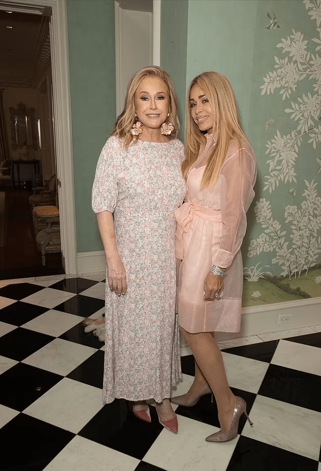 希尔顿母女三人闪耀派对!