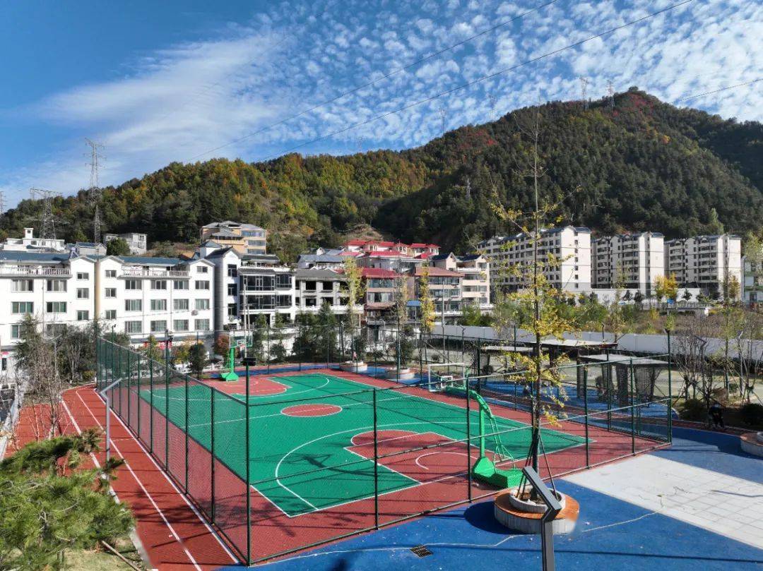 占地3200平方米!栾川新建成一处体育公园!_街道_健身_社区