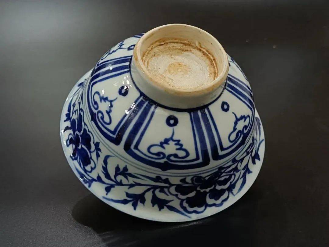 这两只元代瓷碗:你更喜欢哪一只_cm_东西_全品