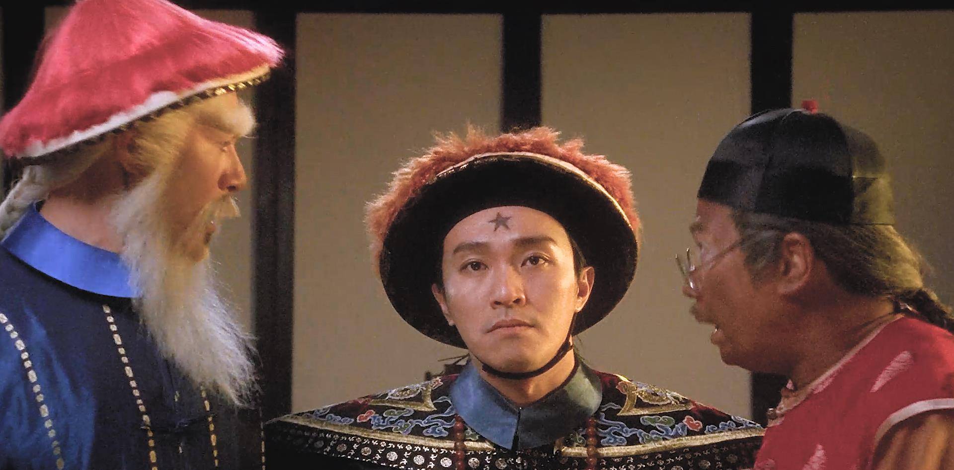 包龙星在被封为八府巡按之后,在额头晒出了一个星星.
