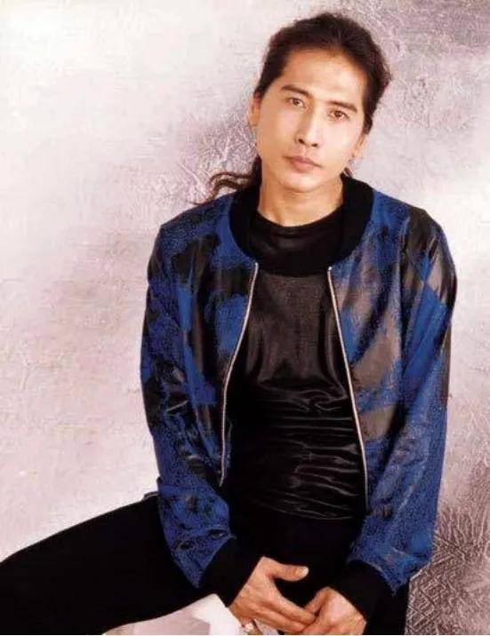 少时风光中年落寞,"精神城市"没有"精神",金边嗓音光芒不再_齐秦_天王