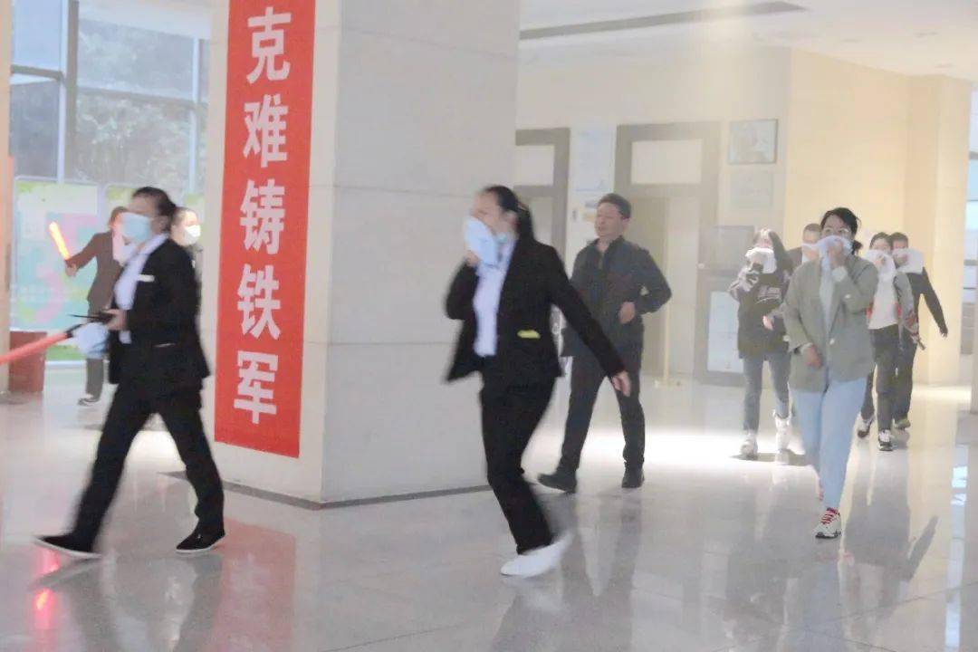 省生态情况厅开展消防疏散应急练习训练