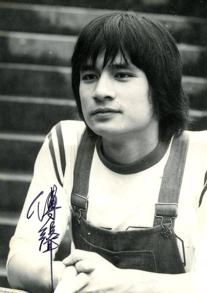 1983年,傅声遇诡异车祸身亡,甄妮为其生女守寡至今,他凭什么?