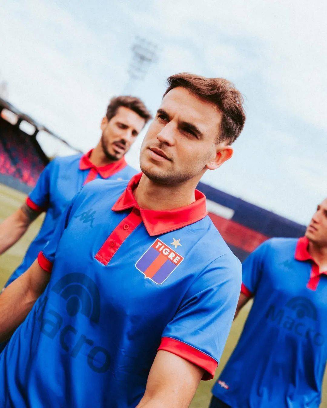 提格雷竞技发布120周年纪念球衣_蓝色_标志_kappa