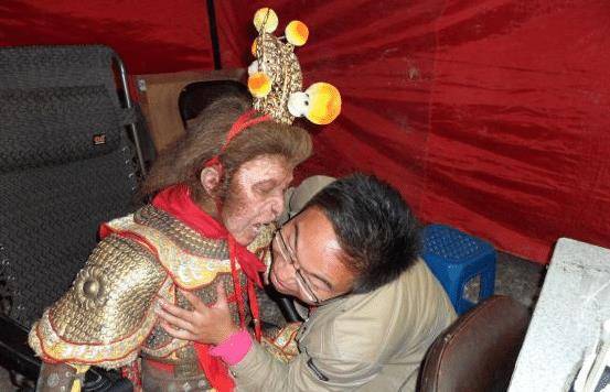 这个人的名字就叫做葛行于,小时候的长相还真的是