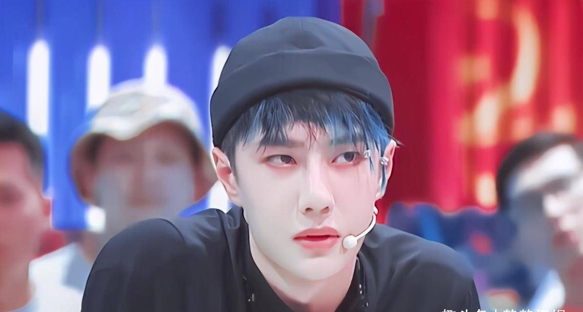 乐华艺人又翻车,16岁小爱豆对女生越界,聊天内容引起不适_张铭浩_偶像