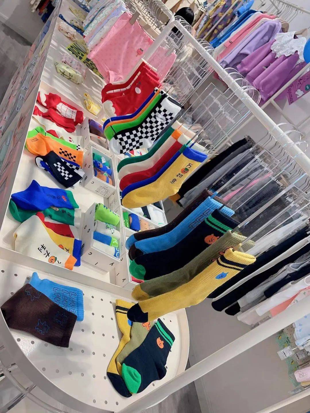 小黑托昵新店开业&37.5°小海鲜限时特惠!_控股集团_广场_香辣