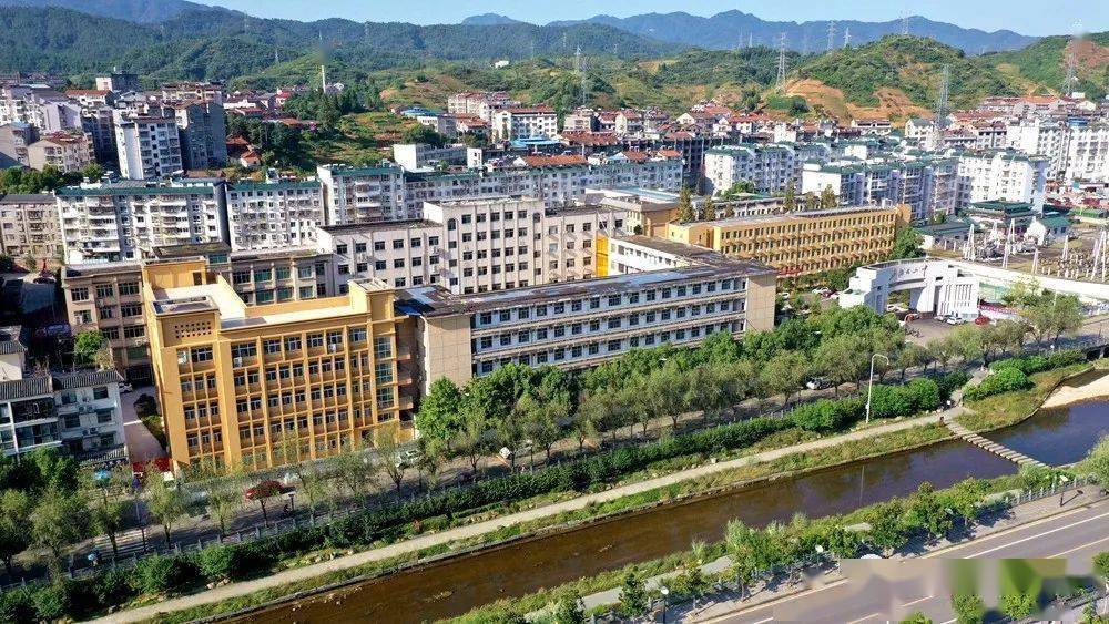 航拍丹江口二中_石鼓镇_休闲_开园