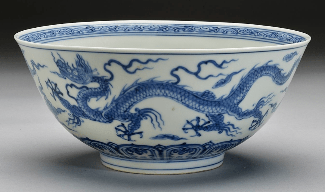明成化 青花龙凤纹碗台北故宫藏明成化 景德镇窑青花缠枝莲龙纹盘上海