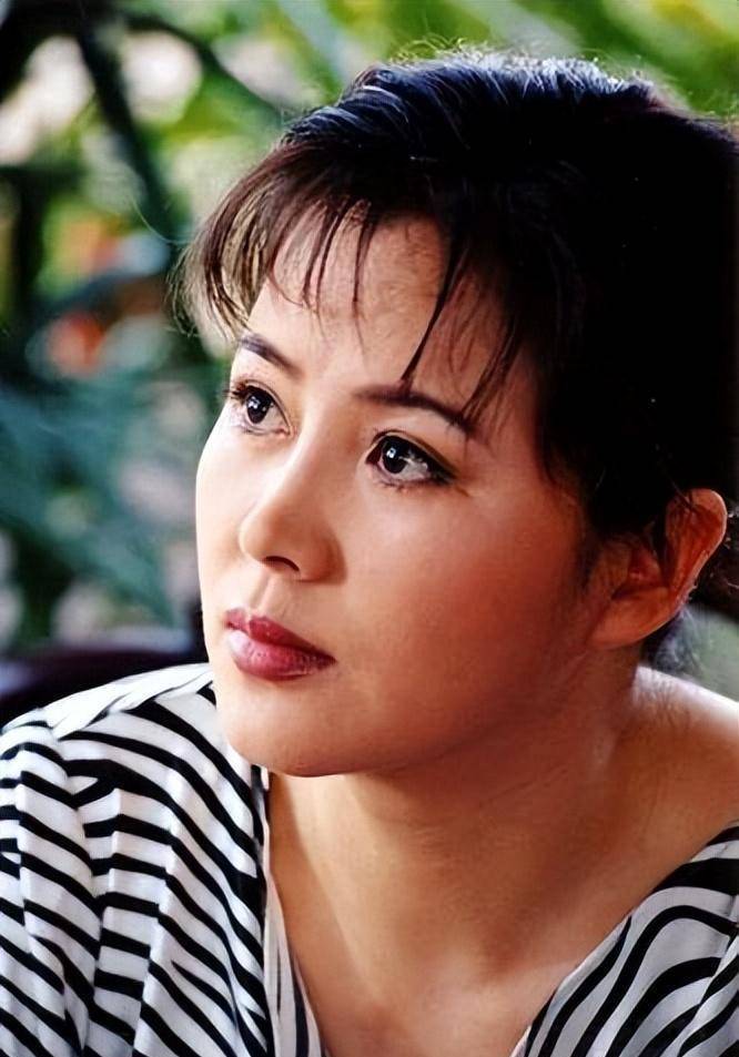 感情压得一塌糊涂,再也不相信爱情了,现在52岁的单身_于小_秦烽_对方