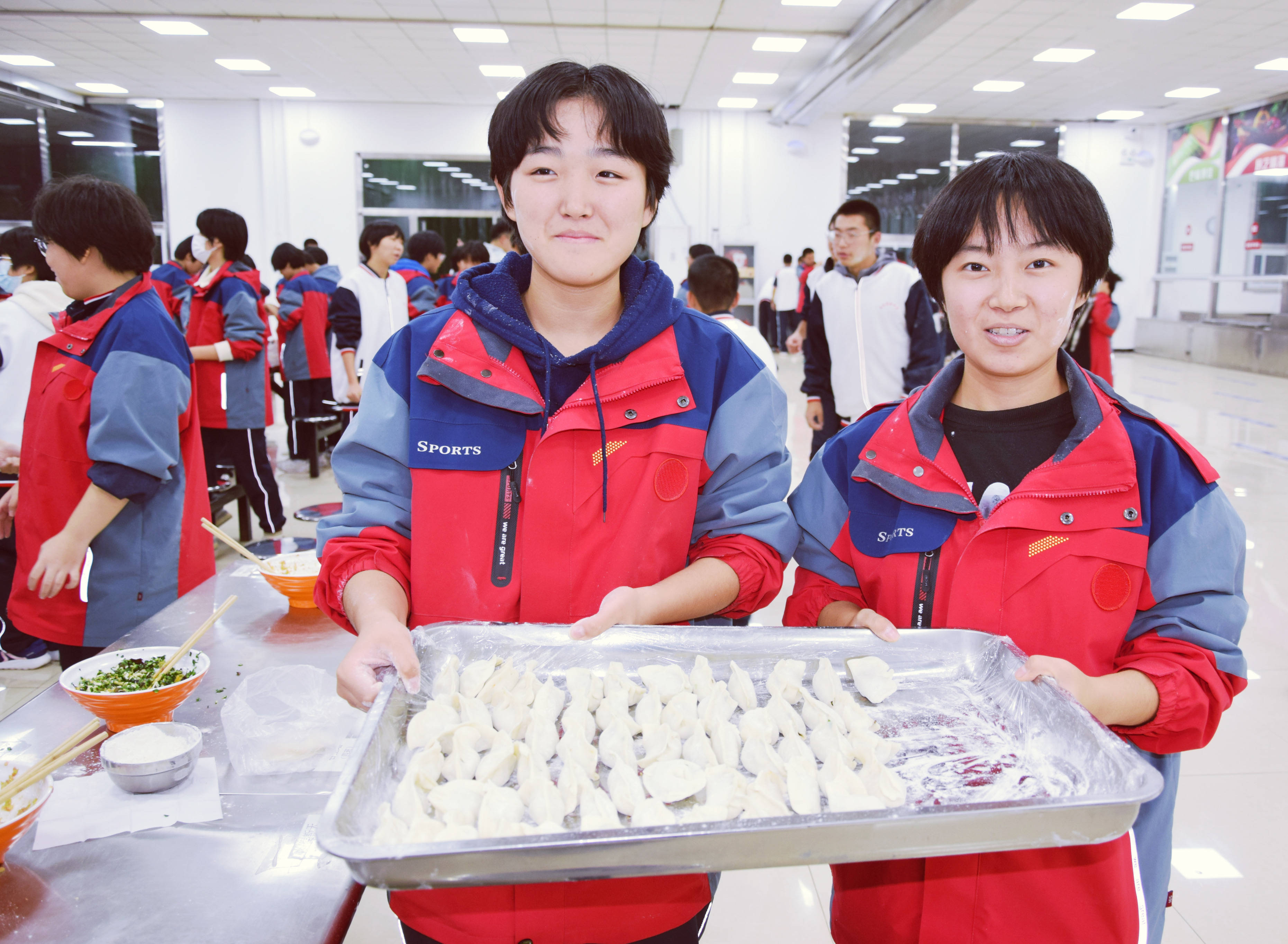 劳动励心智,实践促成长 | 自立中学开展劳动教育课之包饺子_教育部