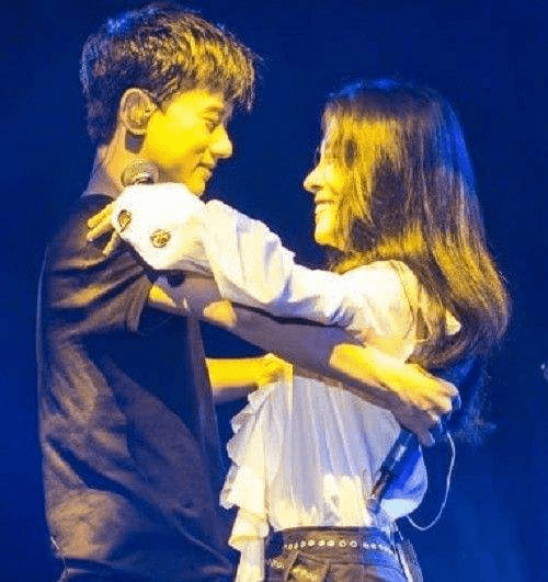 张碧晨深陷张艺兴私生八卦,曾在国外女团出道,你是否喜欢她?