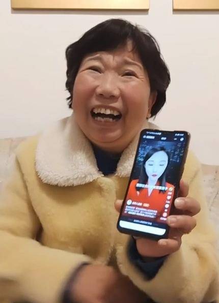 "普通母亲"杜新枝,认亲无视姚威子女,唯独和亲儿子接触不自然_姚策