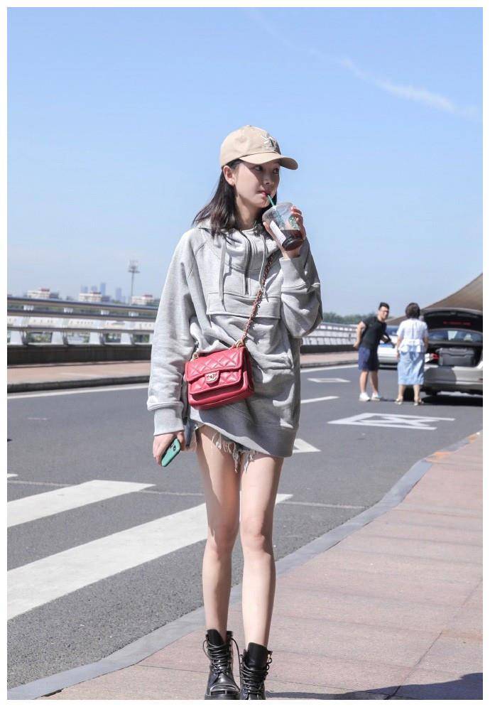 黄灿灿原来腿也这么长!