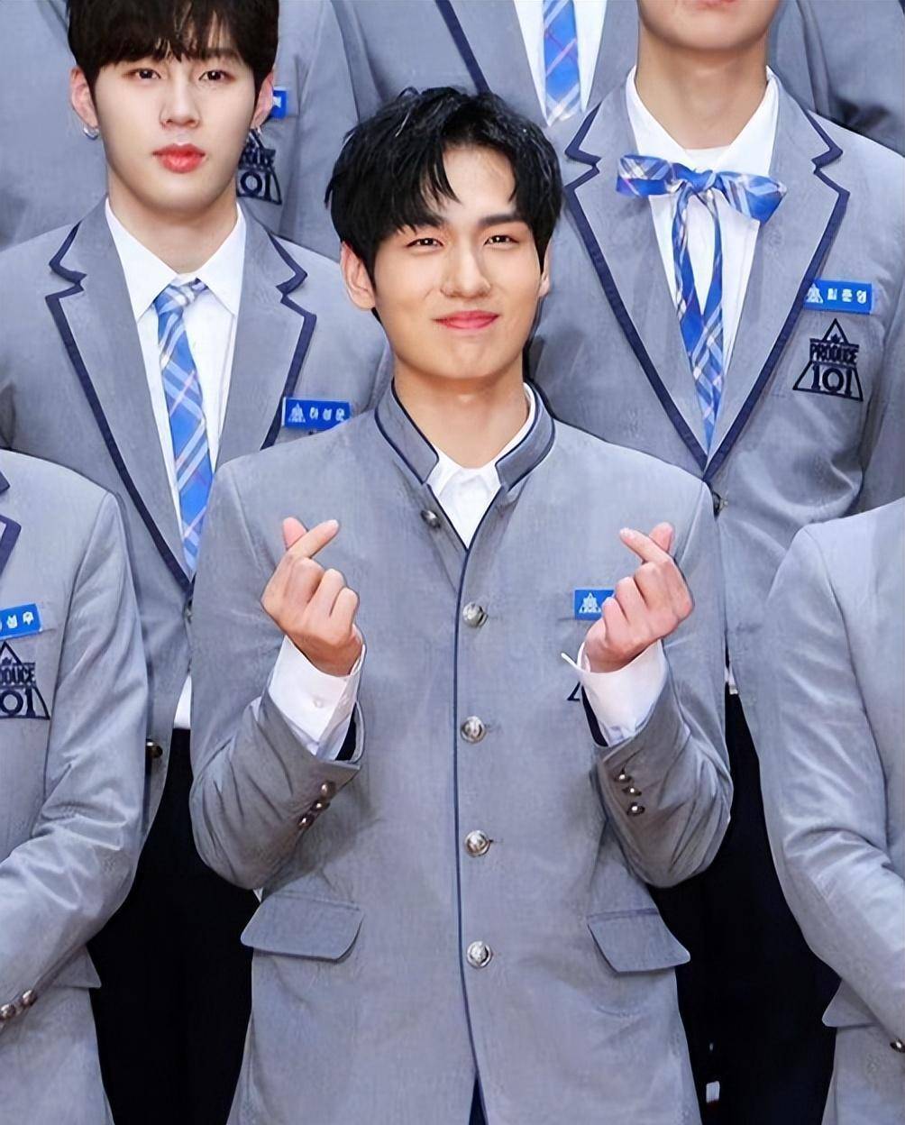 其中有一位是韩国选秀节目《produce 101 》第二季选手李智汉,事发时