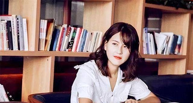 看着自己手中的照片,赵宏秋有一种莫名其妙的虚无感.