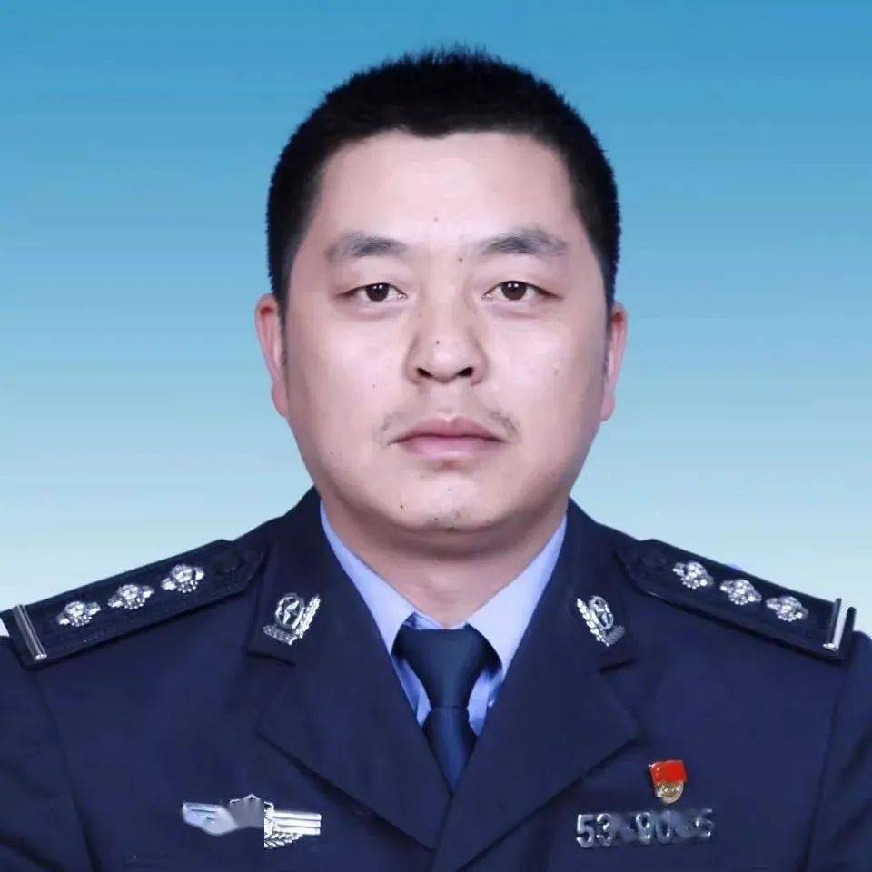 灯塔是迷途船只的方向标如果说……管理一线让我们一同走进学习榜样