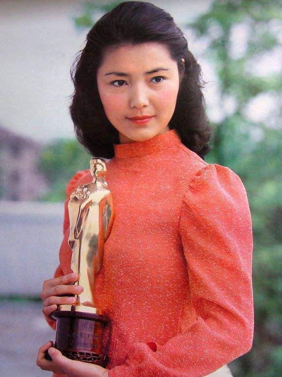 80年代当红女演员现状:张瑜离婚,周洁离世,朱琳一生未育_林芳兵