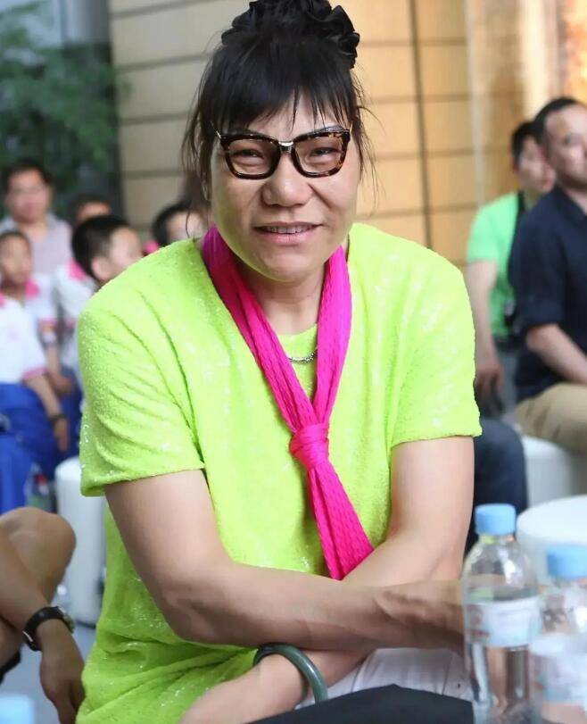 她是中国女篮定海神针,被称为世界第一中锋,她过得并不如意吗?