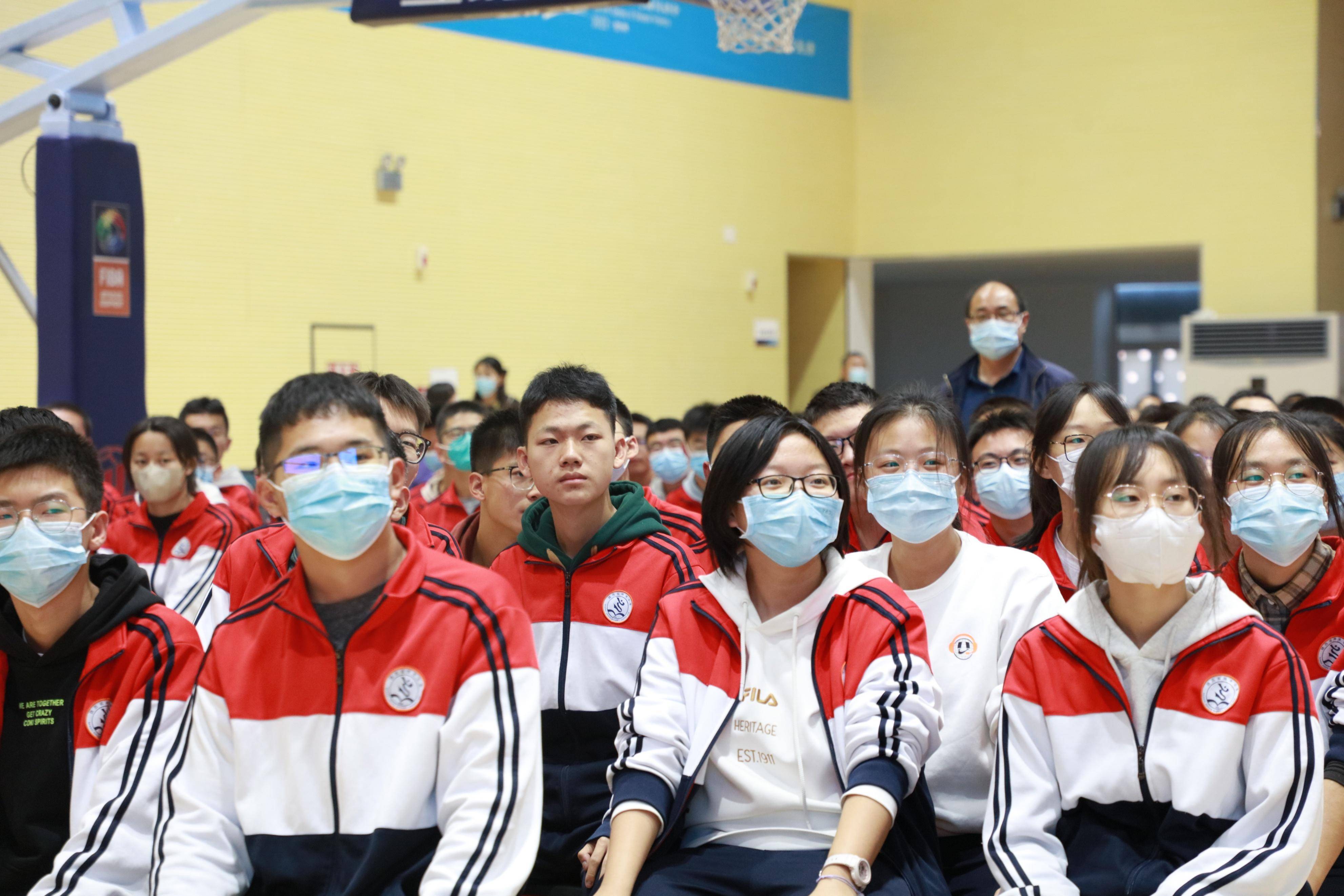 神木市法院党组书记,院长刘宝林到神木中学讲授法治课_未成年人_校园