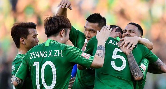 张希哲和张玉宁梅开二度_助攻_外援_阿德本洛