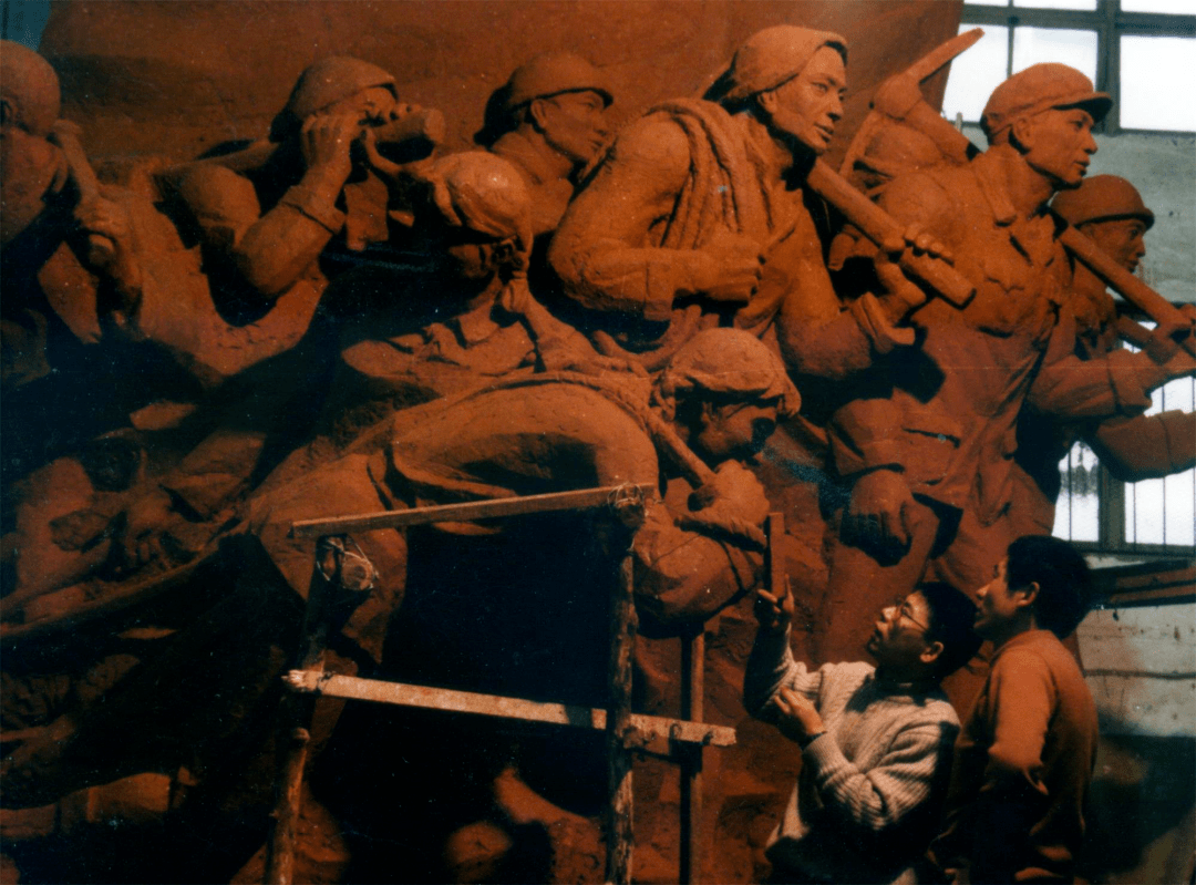 精神永在 "艺"起继承|马亚非,张松正——千锤百炼回响红旗渠精神_雕塑