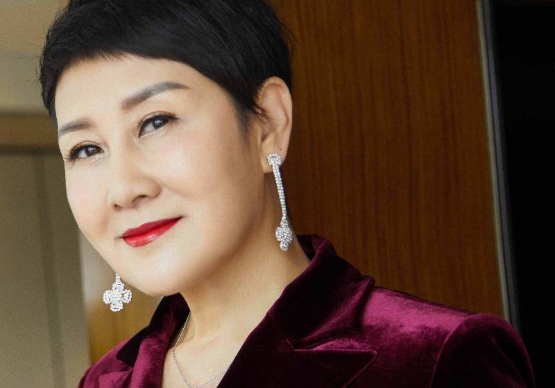 拍摄巴望而爆红的张凯丽，人到中年气量优，不断是妈妈专业户