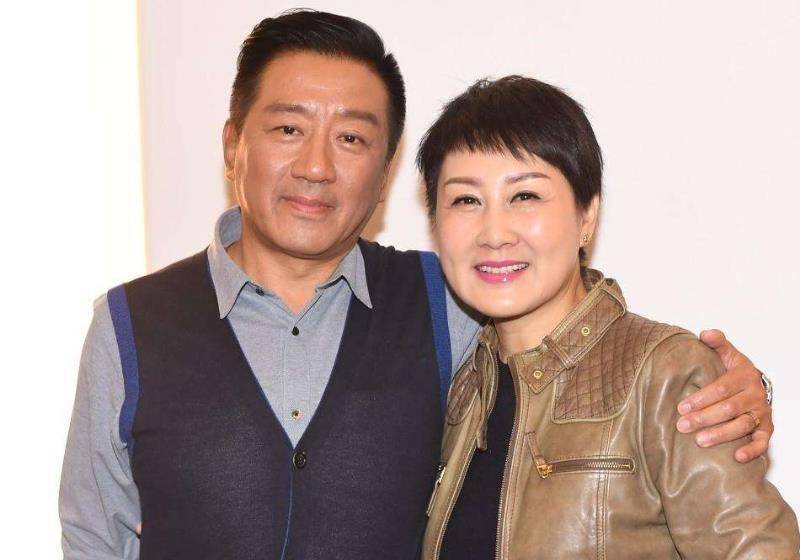 拍摄巴望而爆红的张凯丽，人到中年气量优，不断是妈妈专业户