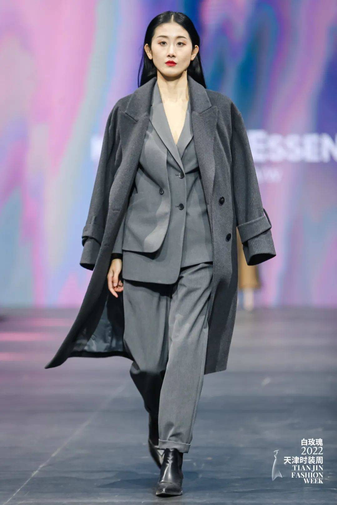 秀场直击 day1 | 优诺2022aw保持独立的时尚审美_女性_品牌_生活