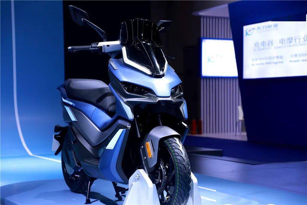 高端新能源摩托车茵未real 5t正式上市_搜狐汽车_搜狐网