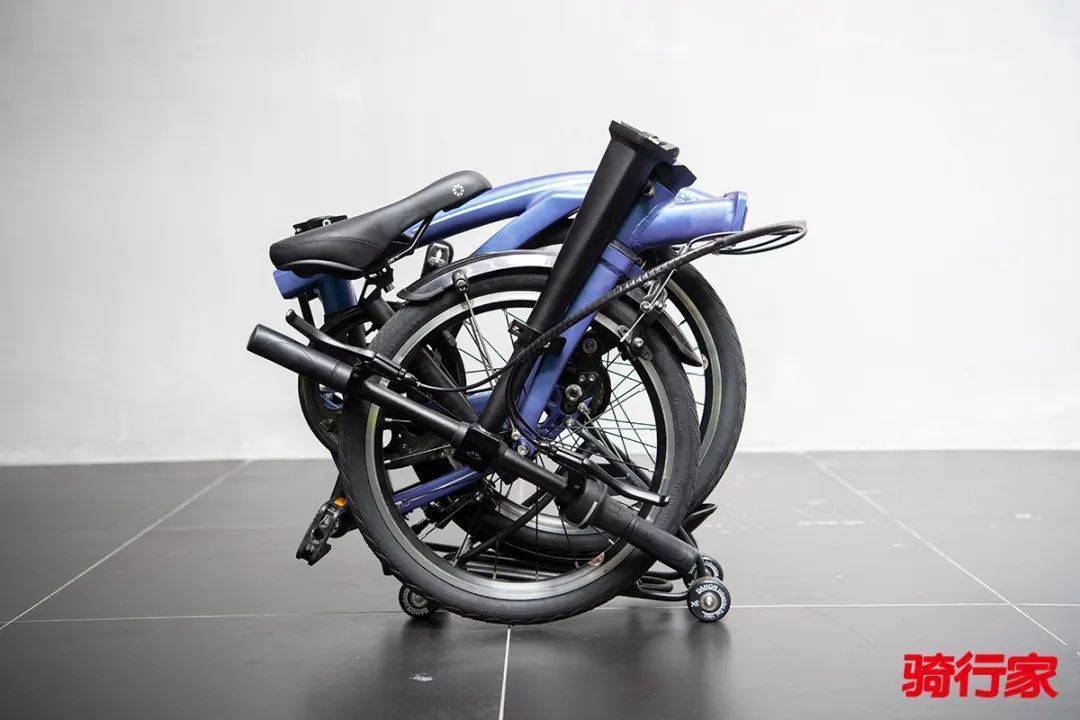 curl i4s折叠车搭载了sturmey archer内4速变速系统,这套系统由内4速