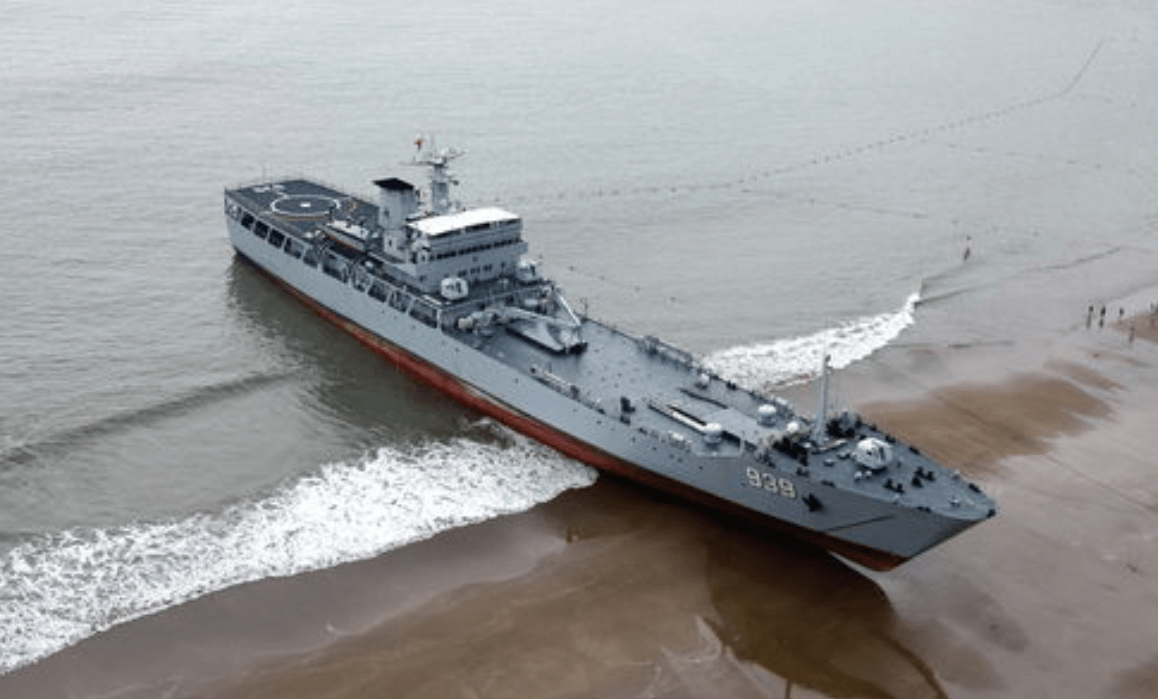 还会有海防部队大量的067登陆艇和271型登陆艇协助完成兵力投送任务