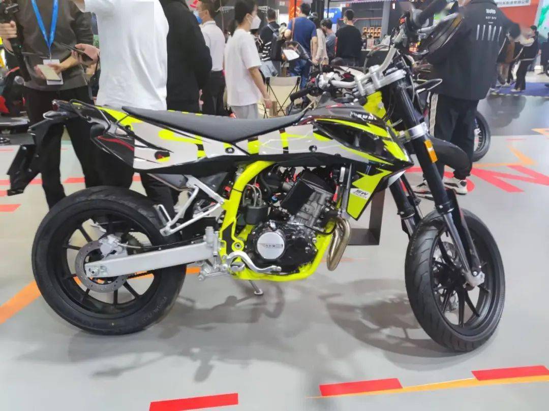 直击摩博会 | 鑫源500级双缸挎子,公升级v缸巡航等新车亮相