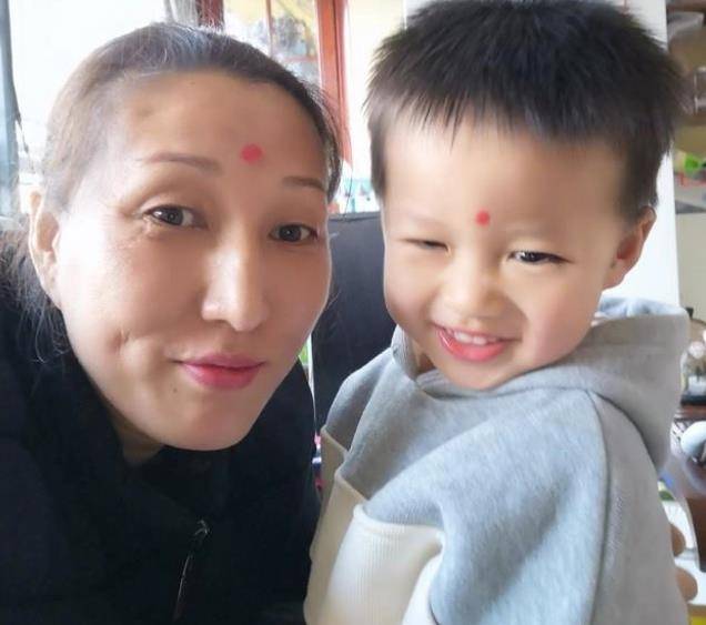 女排功勋王丽娜:40岁退休嫁个普通老公生下宝宝现在一家3口幸福甜蜜