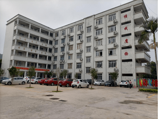 【文明校园创建】封开县封川中学:树道德新风 创文明校园_建设_义务