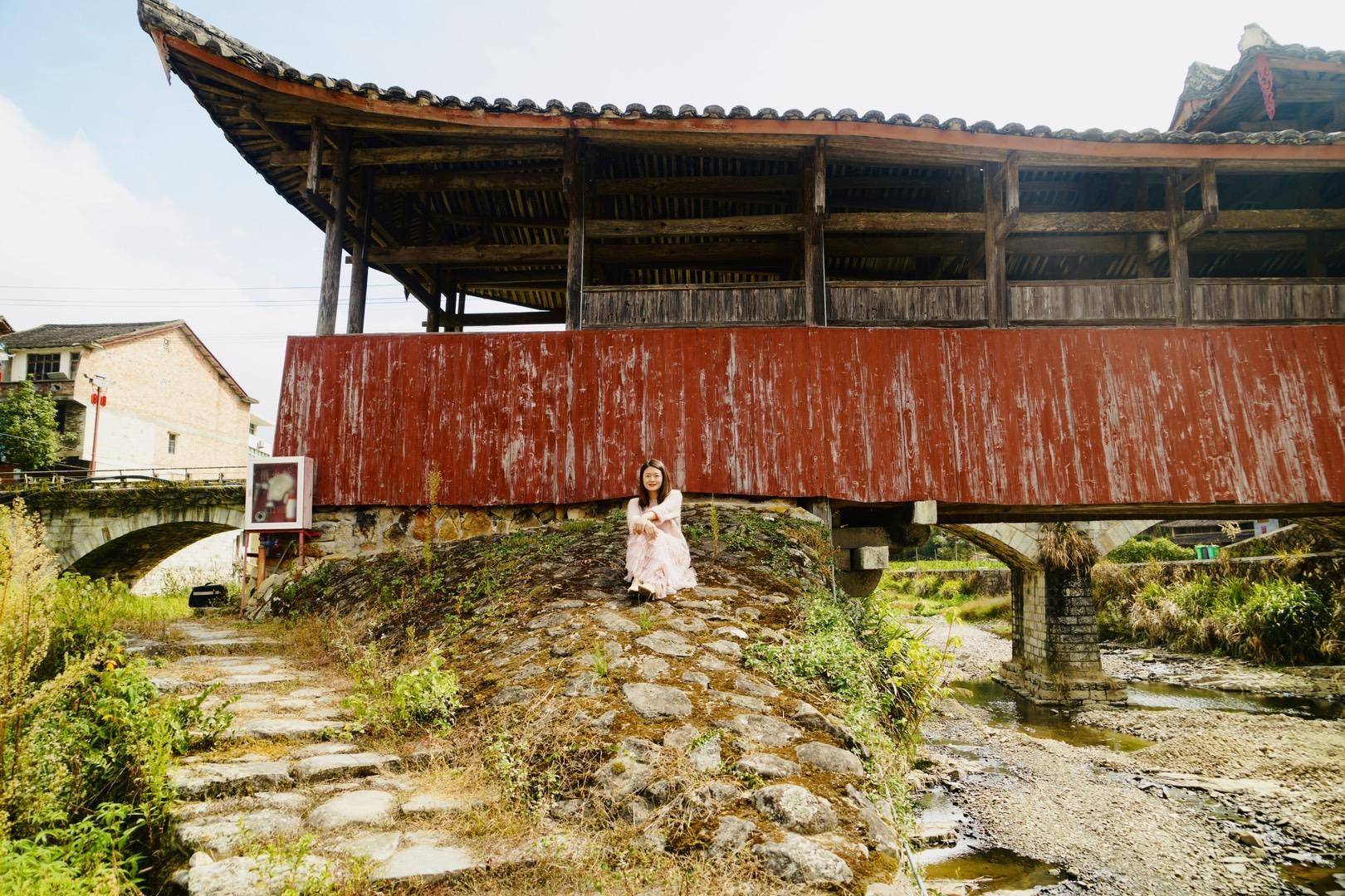 走進美麗山城泰順,探訪泗溪南陽橋,這廊橋紅像故宮紅,美如畫_行走