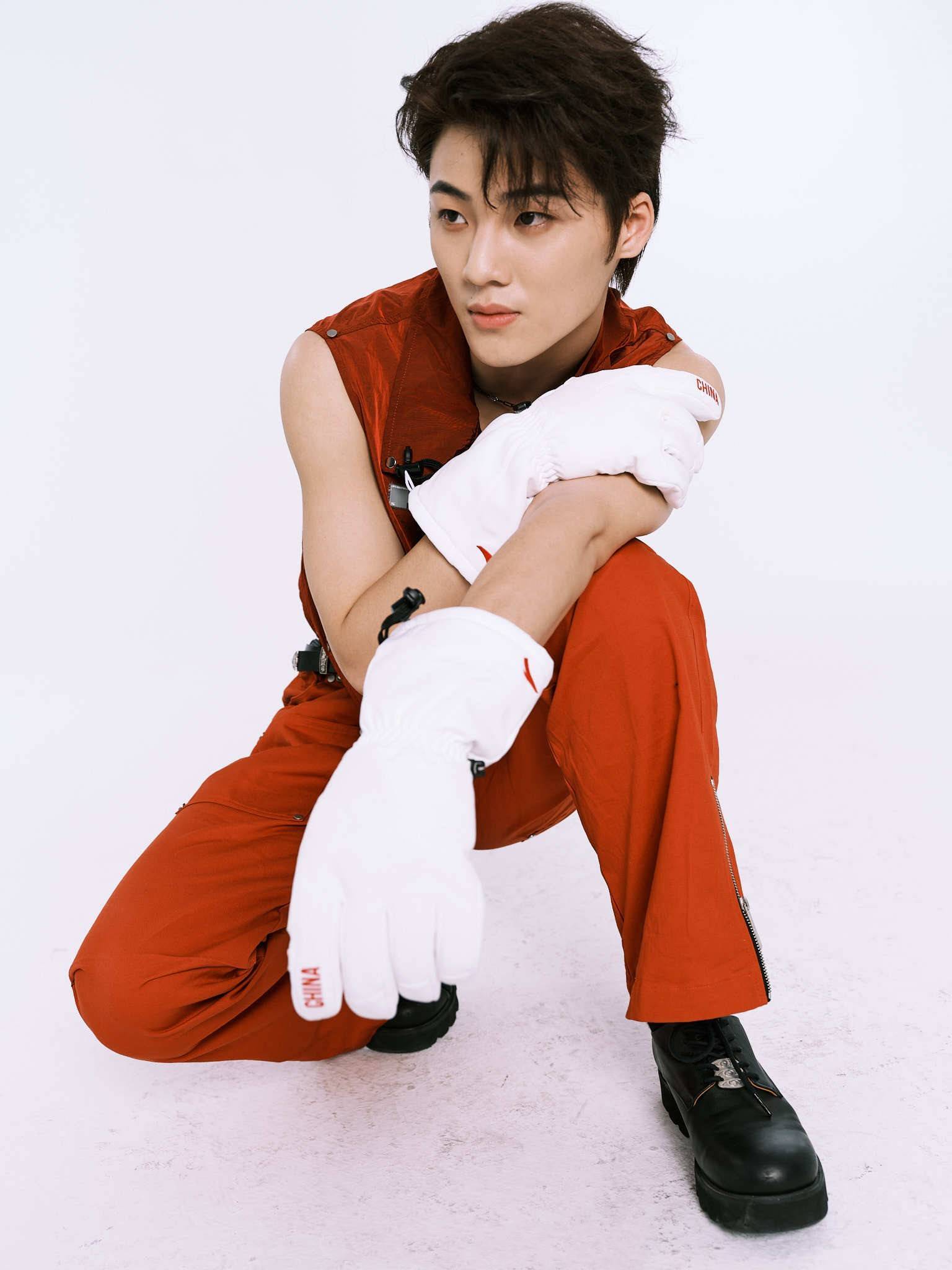 盘点影视歌三栖全才明星艺人俞更寅个人主页相册的那些经典写真剧照