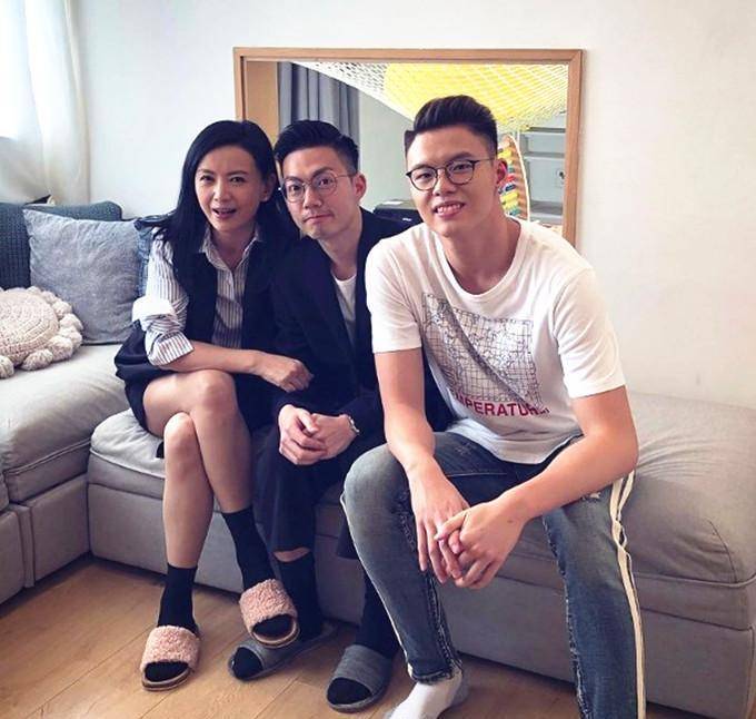 下巴变尖黑眼圈明显难辨认,分手后单身至今_照片_儿子_林肇基