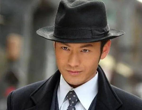 时隔27年之后,《新上海滩》又上映了,由黄晓明和孙俪饰演的许文强和冯