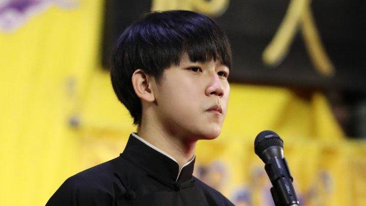 德云社于子淇晒自拍照,因照片太小粉丝表示:我们不配看原图么?