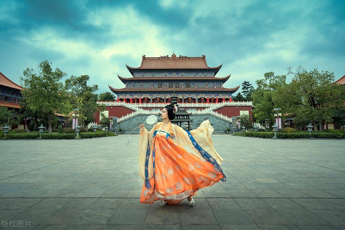 从大型歌舞秀之《霓裳羽衣曲》中,看盛唐时音乐,舞蹈的艺术特色_表演