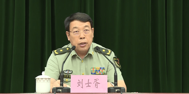 刘士胥:入伍10个月参加沙场阅兵,47岁率仪仗队首次出国阅兵,一生7次