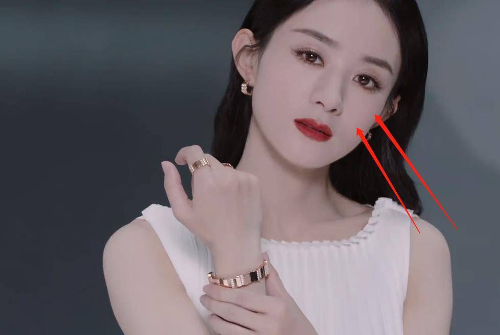 赵丽颖珠宝策划生图,怼脸镜头见细节,她的"抬头杀"好绝_品牌_气质