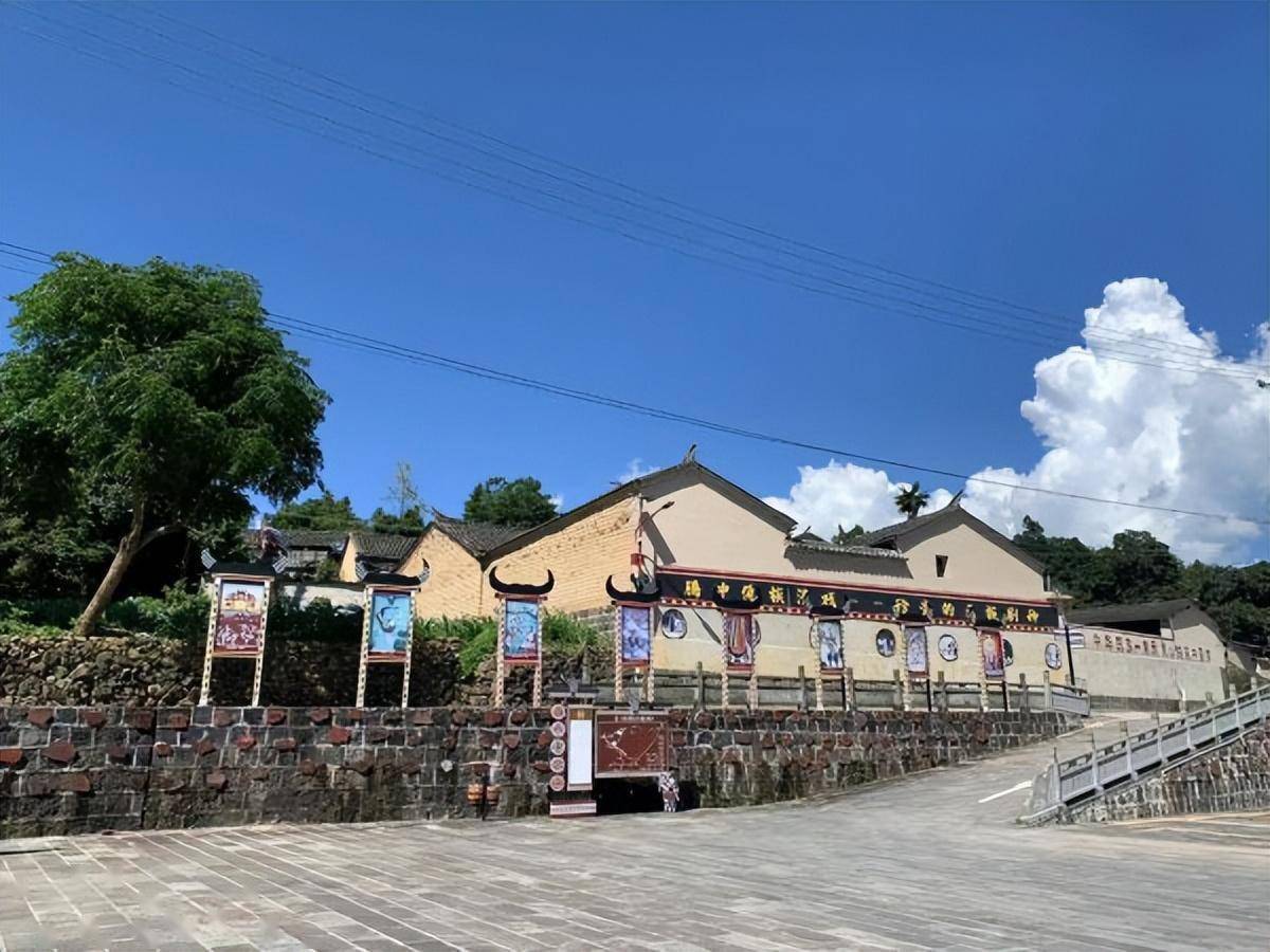 腾冲荷花镇甘蔗寨:"有戏"上铸文化,奏响传承协奏曲_传统_古道_村落