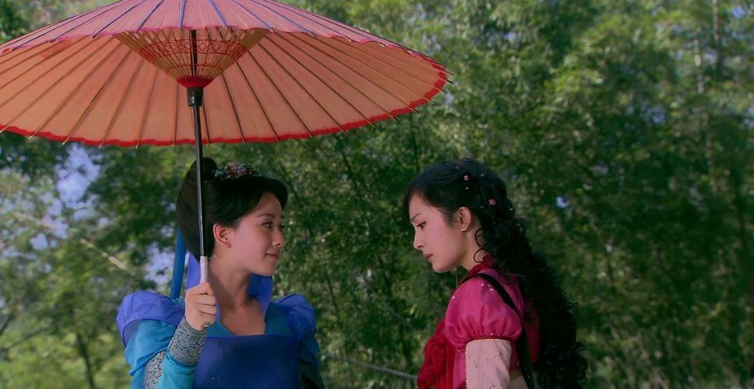 看到景天知道龙葵会变红,与龙葵吵架,甚至打了她一巴掌,雪见在旁边还