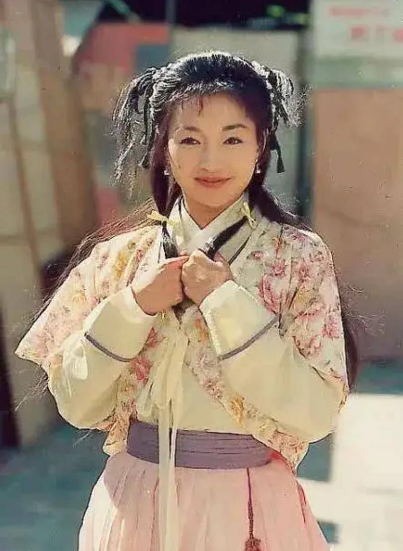 曾"红极一时"的李绮红,坦言没有工作找她,原因何在?_事业_电影_郭襄