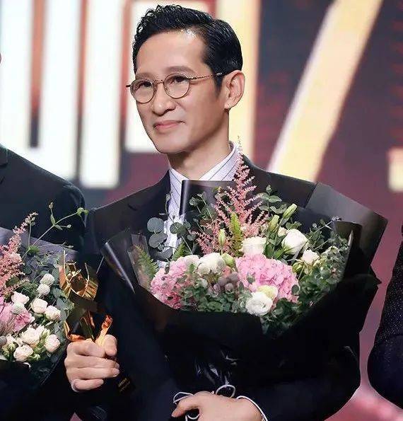 《扫黑行动》定档双11,秦海璐王劲松坐镇,我预言这电影要火_周一围